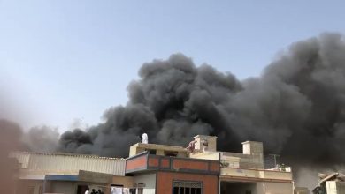 Photo of تحطم طائرة ركاب باكستانية في منطقة مأهولة قرب مطار كراتشي