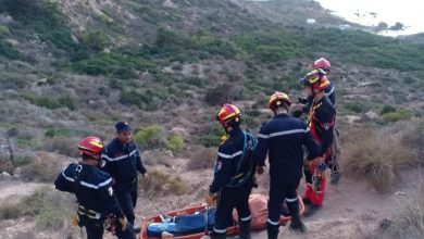 Photo of وهران: إنقاذ شخص سقط بين الصخور بالقرب من واجهة البحر