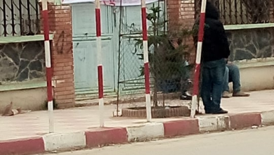 Photo of محتجون يغلقون مقر بلدية تلعصة بالشلف لليوم الخامس على التوالي  