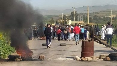 Photo of قطعوا الطريق و طالبوا بحضور الوالي …سكان حي سيدي علي عيشون بالكريمية “الشلف” يواصلون إحتجاجهم لليوم الثاني على التوالي 