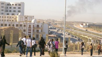 Photo of التحقيقات تكشف تفاصيل الفيديو المسرب من طالبة أجنبية….مترشح للبرلمان يقتحم غرفة طالبة بالإقامة الجامعية 4 بوهران