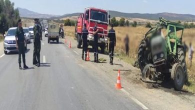 Photo of 11 جريحا في حادث اصطدام بين حافلة صغيرة وجرار بعنابة