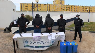 Photo of الإطاحة بشبكة كانت بصدد الإعداد لرحلة هجرة غير شرعية وحجز قارب سريع من الحجم الكبير وأسلحة بيضاء بوهران   