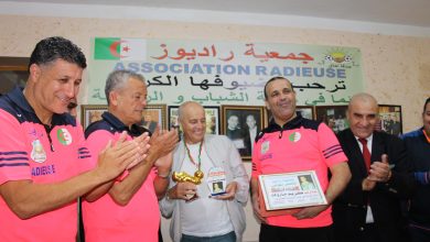 Photo of “راديوز ” تكرم النجم الدولي كريم ماروك اعترافا لما قدمه لكرة القدم الجزائرية