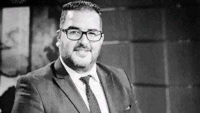 Photo of وزير الاتصال يعزي في وفاة الصحفي حمزة بركاوي