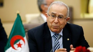 Photo of لعمامرة يستقبل ثلاثة سفراء جدد معتمدين بالجزائر