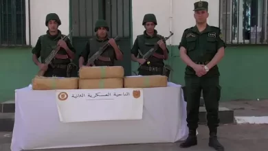 Photo of مفارز الجيش: توقيف 83 تاجر مخدرات وإحباط إدخال 6 قناطير كيف إلى الجزائر