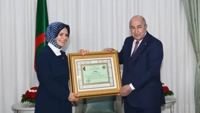 Photo of رئيس الجمهورية يسدي وساما بدرجة جدير لسفيرة تركيا بالجزائر