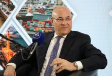 Photo of وزير التجارة يُجري حركة واسعة بالقطاع مسّت مديرين وإطارات
