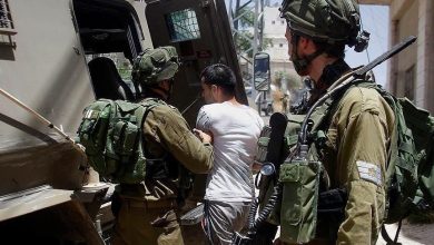 Photo of الاحتلال الصهيوني يعتقل 35 فلسطينيا في الضفة الغربية ليترفع العدد إلى 1590