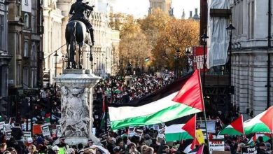 Photo of آلاف المتظاهرين يحتشدون في لندن للمطالبة بوقف إطلاق النار ورفع الحصار الصهيوني عن غزة