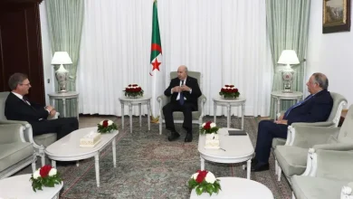 Photo of رئيس الجمهوية يستقبل رئيس مفوّضية الاتحاد الأوروبي بالجزائر