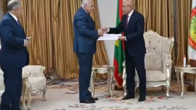 Photo of الوزير عطاف يُسلّم الرئيس الموريتاني رسالة من الرئيس تبون