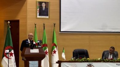 Photo of زيتوني: تأسيس مجلس ثلاثي لرجال الأعمال جزائري ـ تونسي ـ ليبي لتوطيد العلاقات الاقتصادية المشتركة