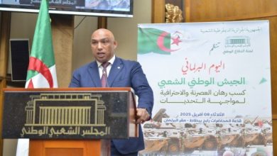 Photo of تلاحم الشعب الجزائري مع جيشه يعكس صلابة الجبهة الوطنية الداخلية