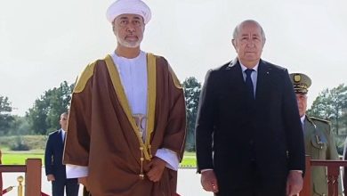 Photo of رئيس الجمهورية يستقبل سلطان عمان بمطار هواري بومدين الدولي